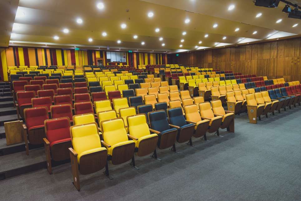 Auditorio con capacidad para 313 personas